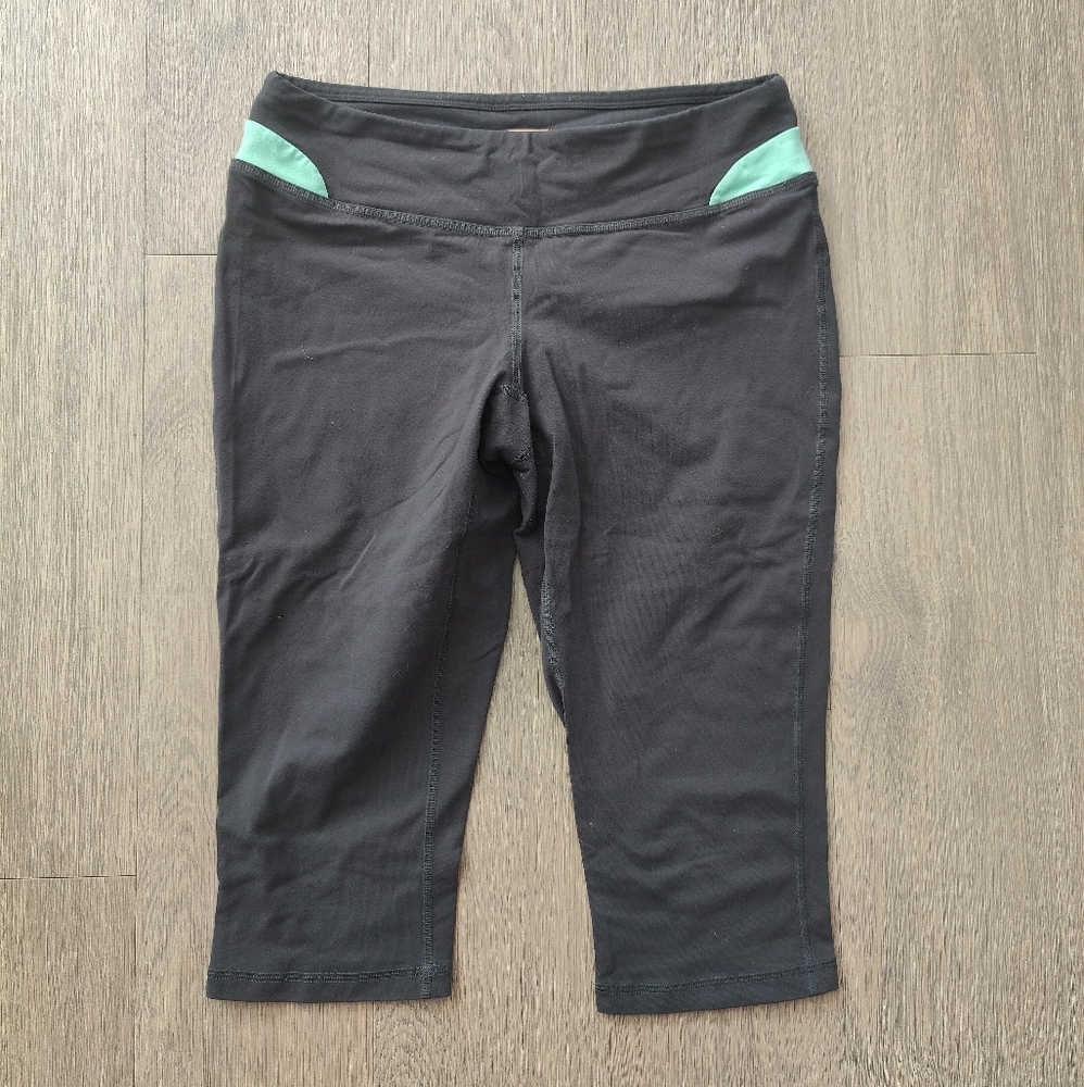 Lucy Power Max Gray Capri Leggings with Aqua Blue Trim
